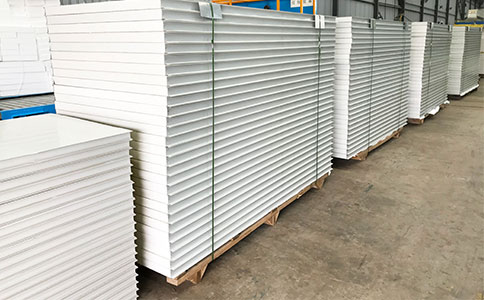 使用聚氨酯PU封邊巖棉夾芯板時(shí)，我們應(yīng)該注意哪些方面？